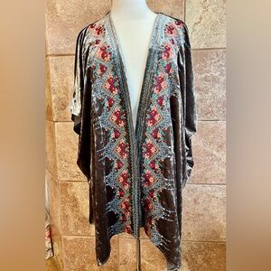 Andree By Unit Taupe Velour Kimono with Embroidered Accents M/L Generous Sizing